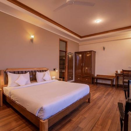 Nature View Resort !! A Four Star Lavish & Luxury Resort 차일 외부 사진